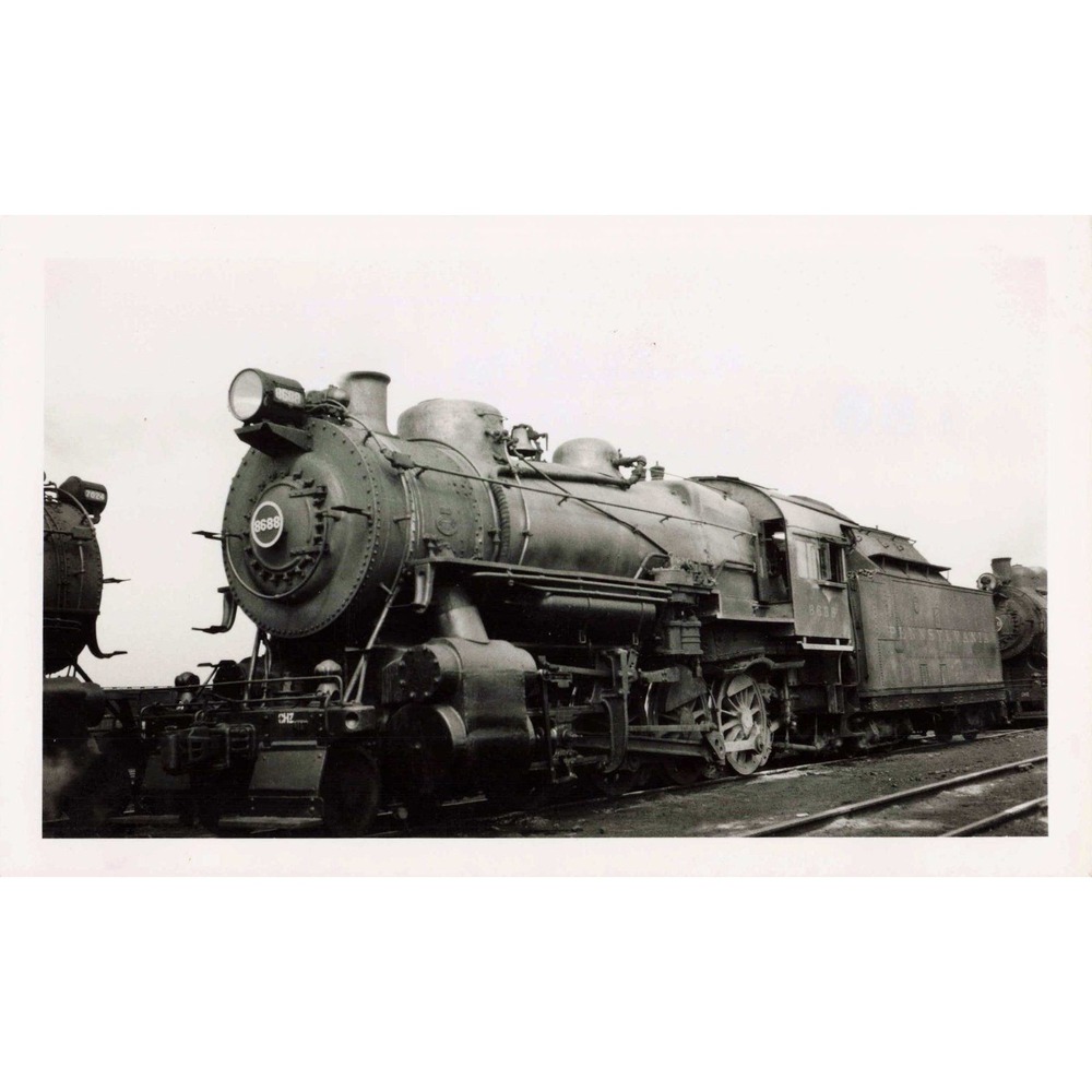 PRR Pennsylvania Railroad 2-8-0 #8688 Steam Locomotive Photo Chicago IL 1946